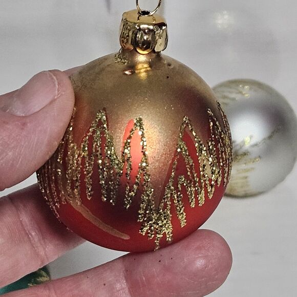 4 Christmas Classics Hand Decorated Glass Ornaments European No Box ~ 1.5 Inches - Picture 7 of 12